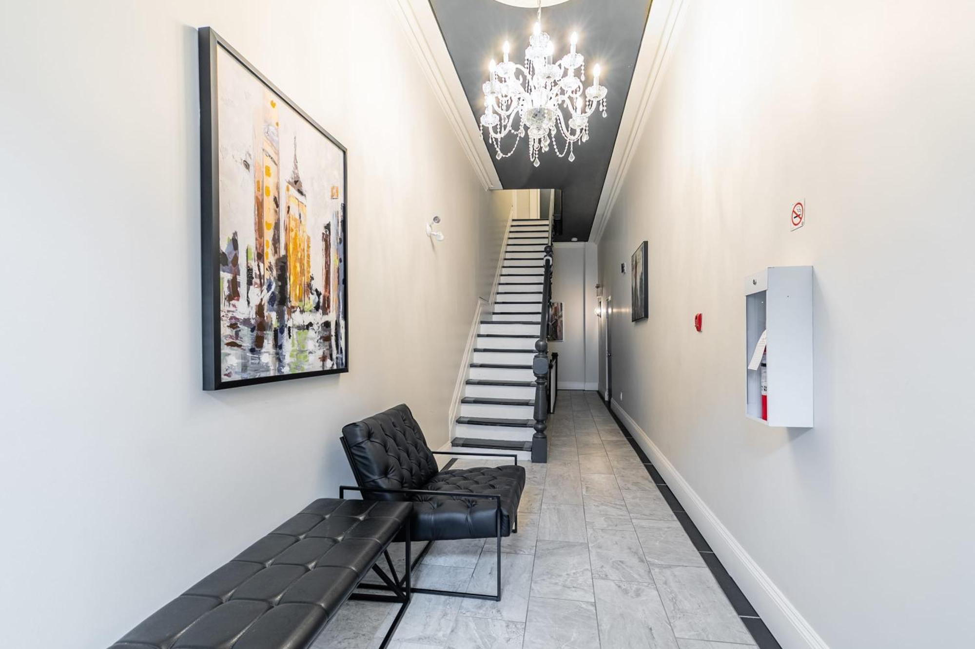 Modern Studio Apartment- Heart Of James South Hamilton Exterior photo